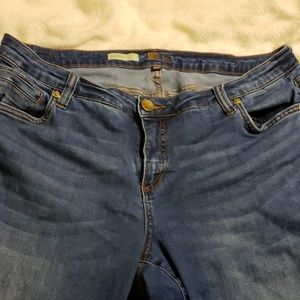 Kut from The Kloth Boyfriend Jeans